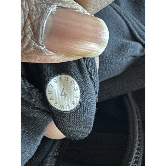 Lululemon Sports Bra Black Strap Criss Cross Back  Size 4 Active Gym Running - Picture 4 of 4